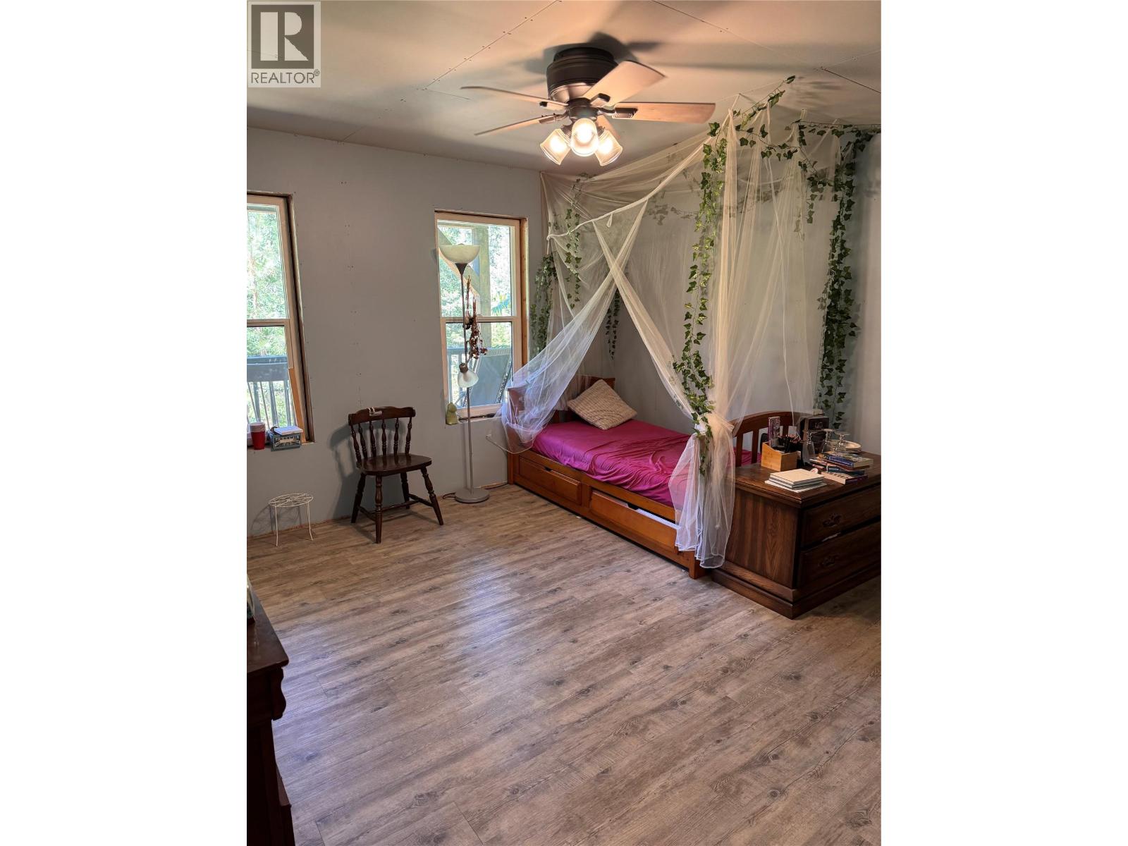 2160 3 Highway, Christina Lake