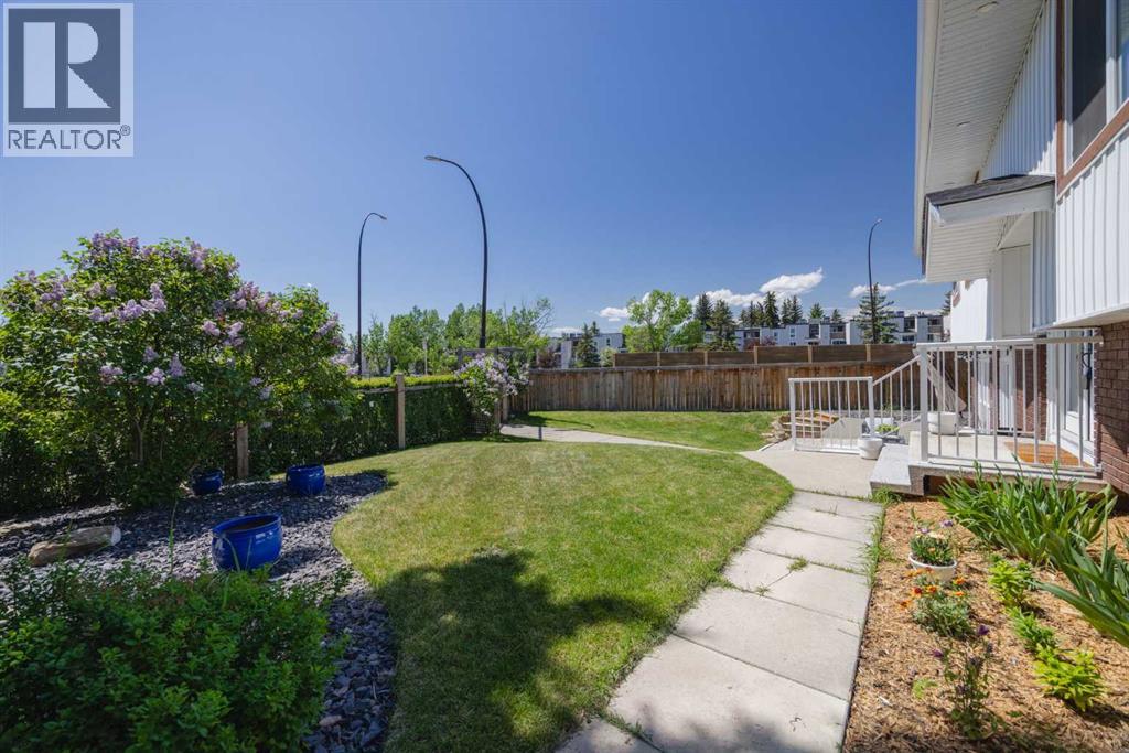 Single Family House Bi-level for Sale in  Cantrell Drive SW Canyon Meadows Calgary 