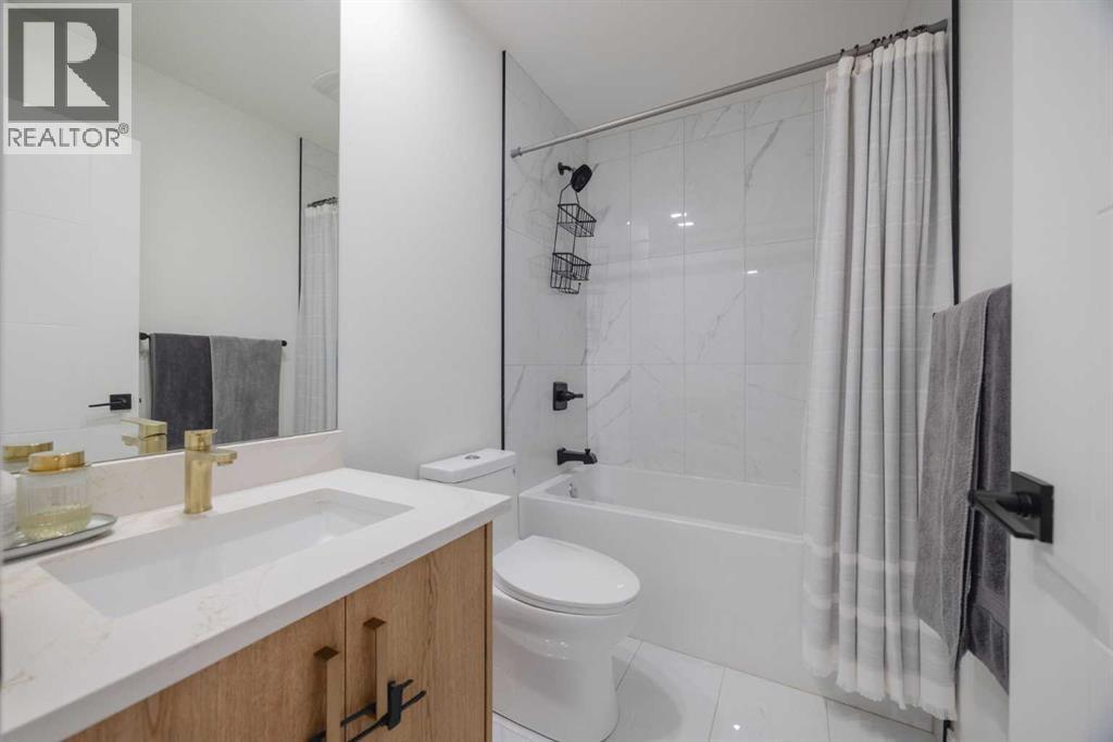 Single Family House Bi-level for Sale in  Cantrell Drive SW Canyon Meadows Calgary 