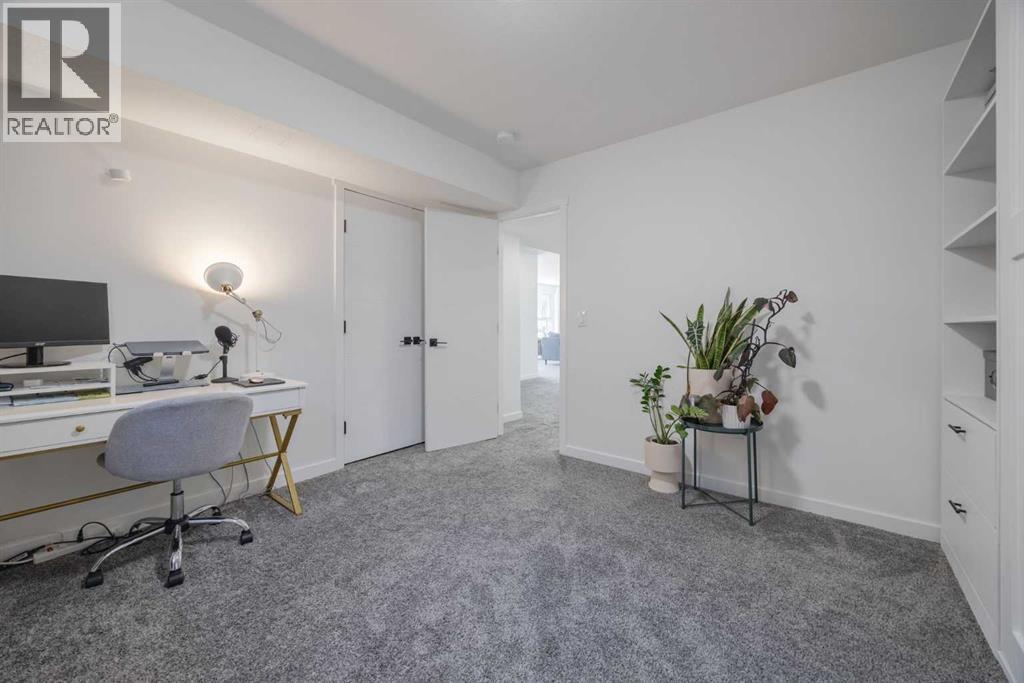 Single Family House Bi-level for Sale in  Cantrell Drive SW Canyon Meadows Calgary 