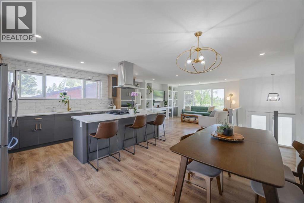 Single Family House Bi-level for Sale in  Cantrell Drive SW Canyon Meadows Calgary 