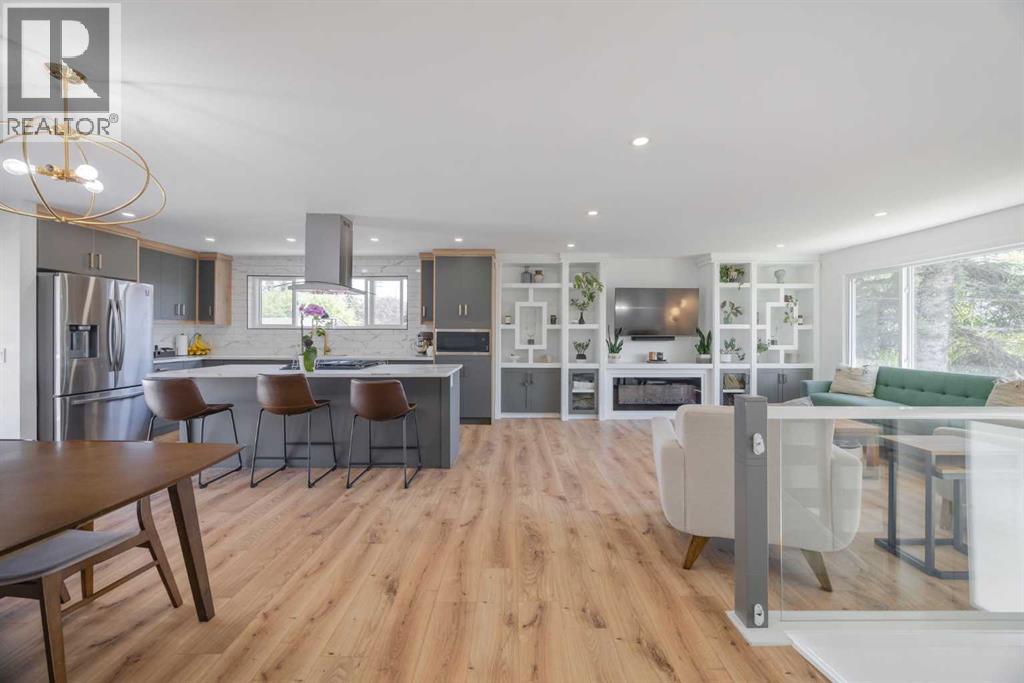 Single Family House Bi-level for Sale in  Cantrell Drive SW Canyon Meadows Calgary 