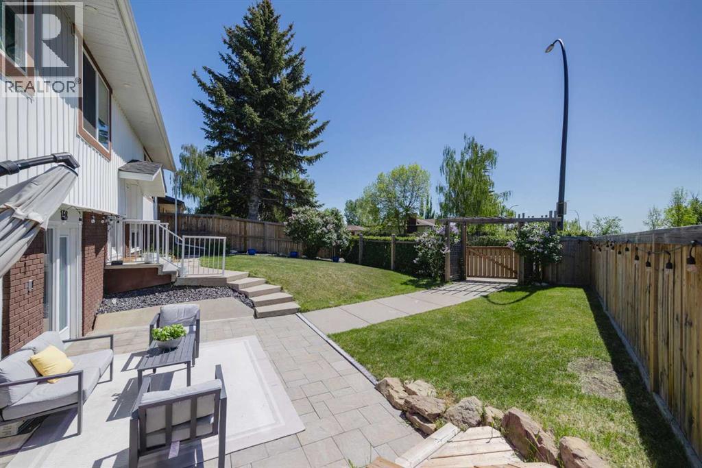 Single Family House Bi-level for Sale in  Cantrell Drive SW Canyon Meadows Calgary 