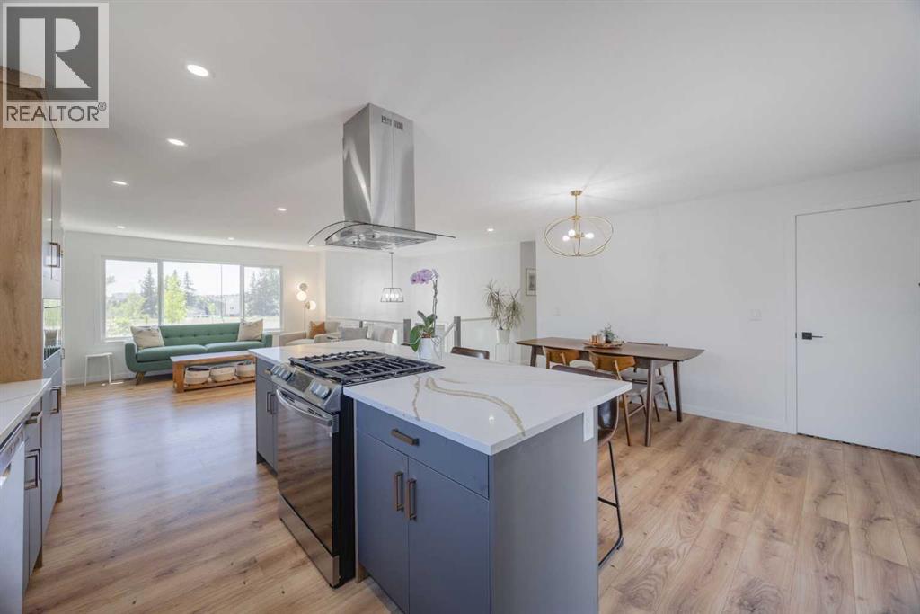 Single Family House Bi-level for Sale in  Cantrell Drive SW Canyon Meadows Calgary 