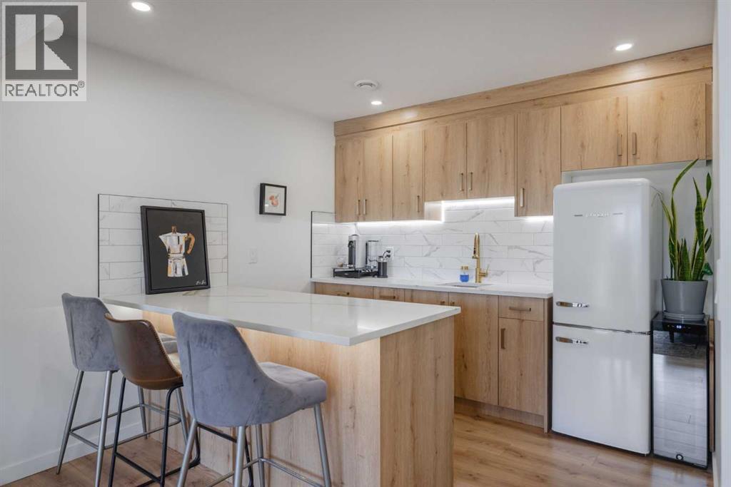 Single Family House Bi-level for Sale in  Cantrell Drive SW Canyon Meadows Calgary 