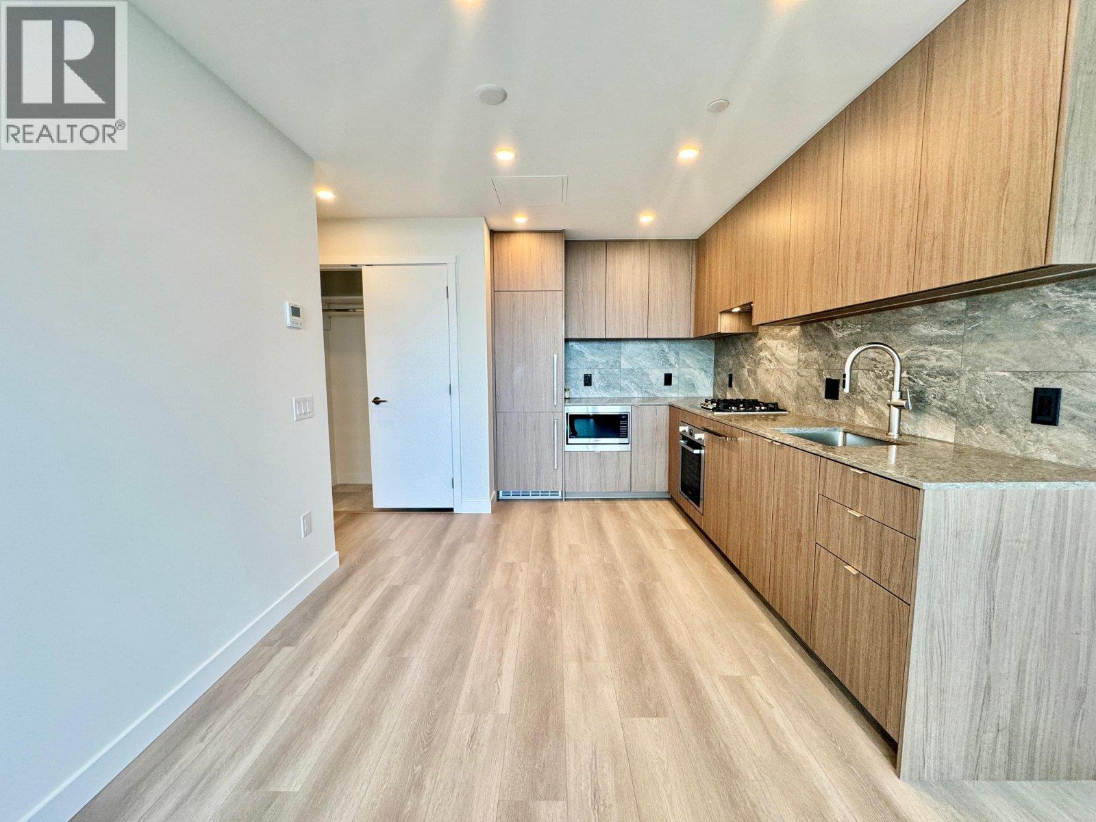 Photo 2 of 1809 626 Claremont Street, Coquitlam BC
