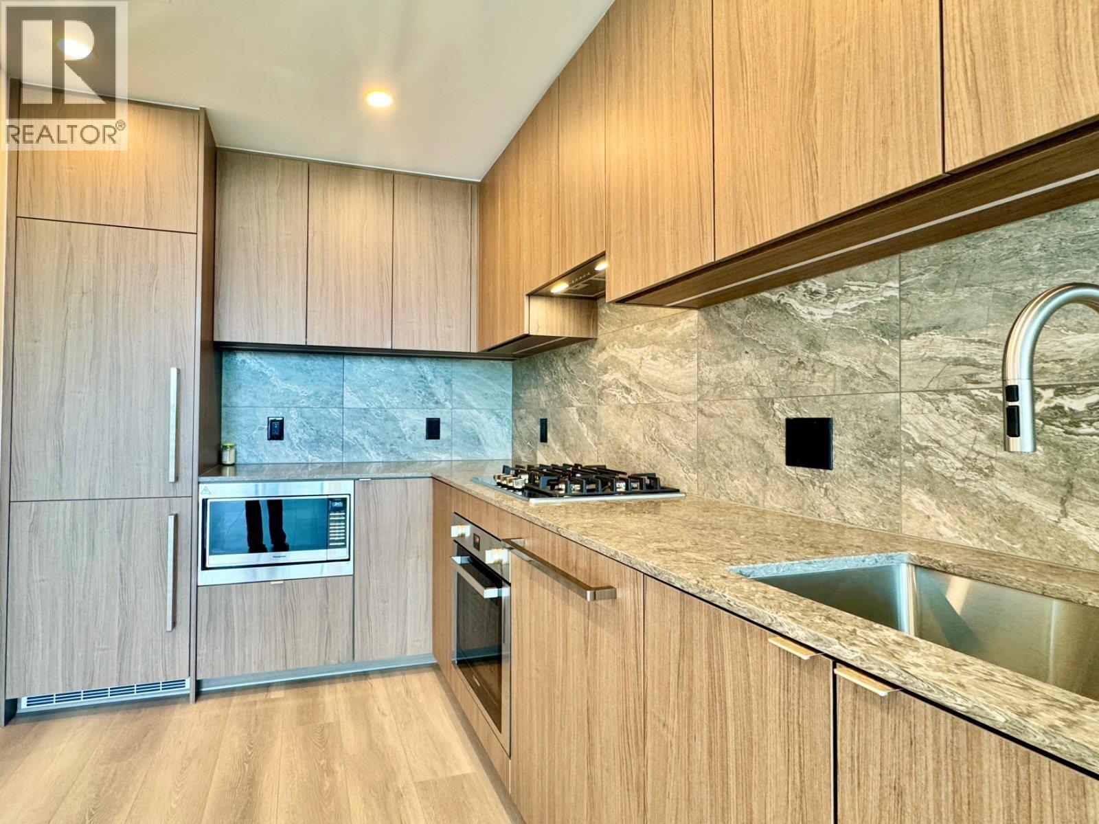 Photo 3 of 1809 626 Claremont Street, Coquitlam BC
