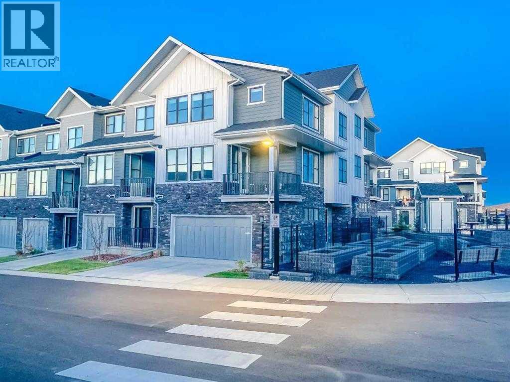 917 Crestridge Common SW, Calgary, Alberta