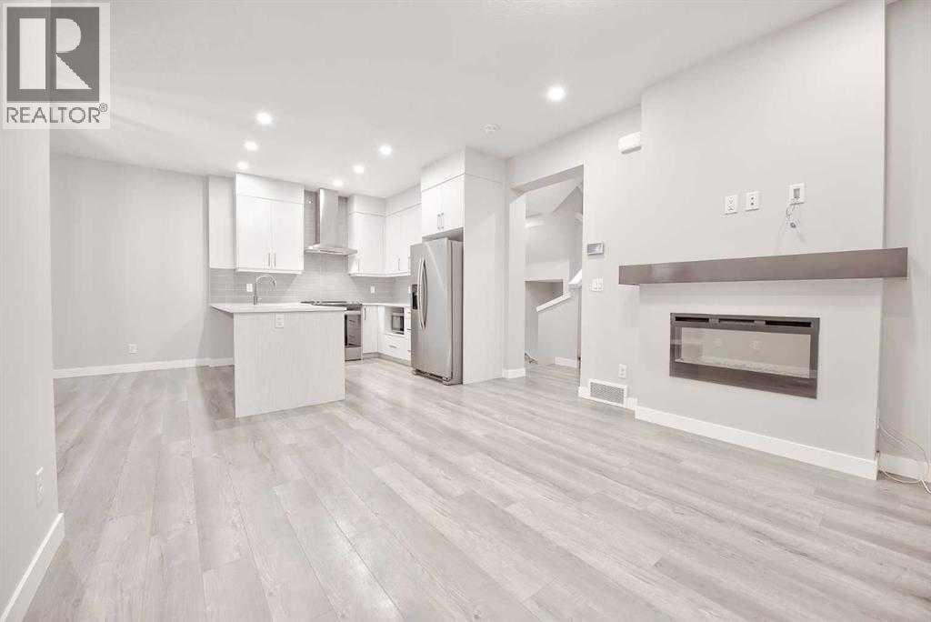 Single Family House for Sale in  Crestridge Common SW Crestmont Calgary 