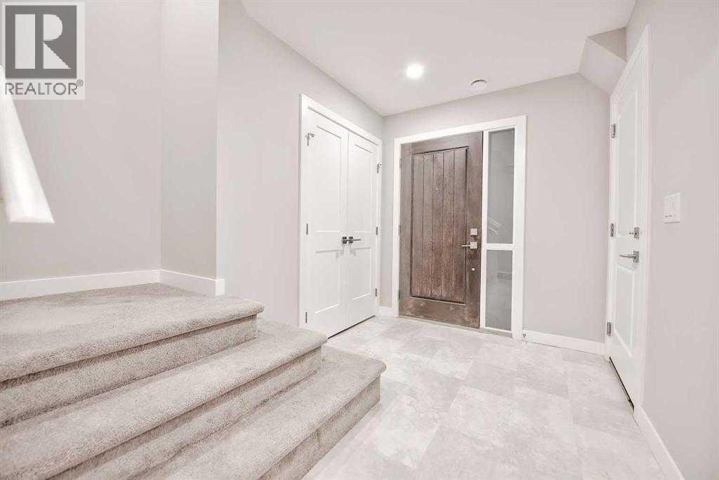 Single Family House for Sale in  Crestridge Common SW Crestmont Calgary 