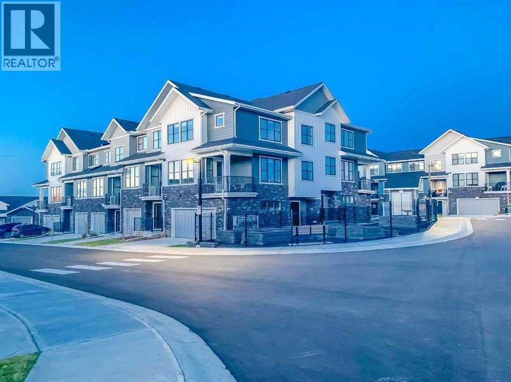 Single Family House for Sale in  Crestridge Common SW Crestmont Calgary 