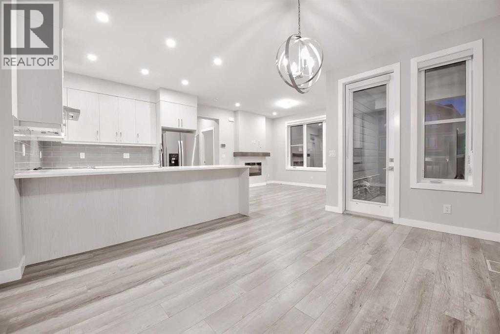 Single Family House for Sale in  Crestridge Common SW Crestmont Calgary 
