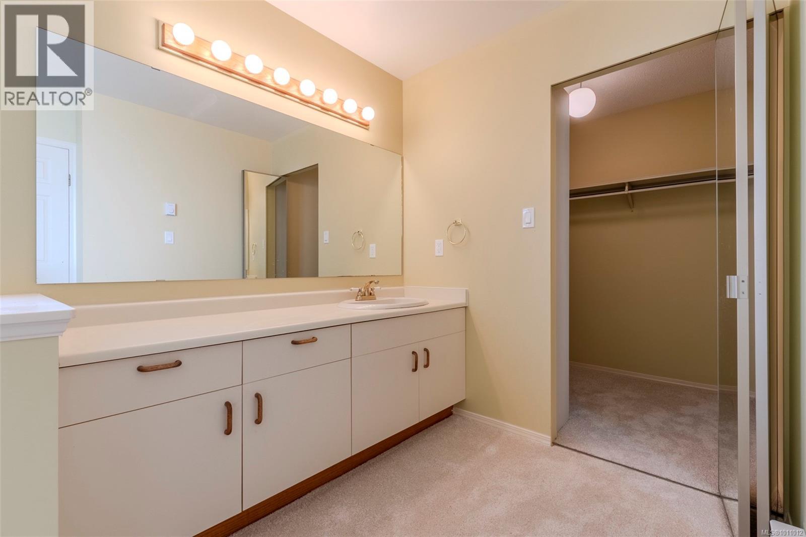 Photo 11 of 3697 Arbutus Dr N, Cobble Hill BC