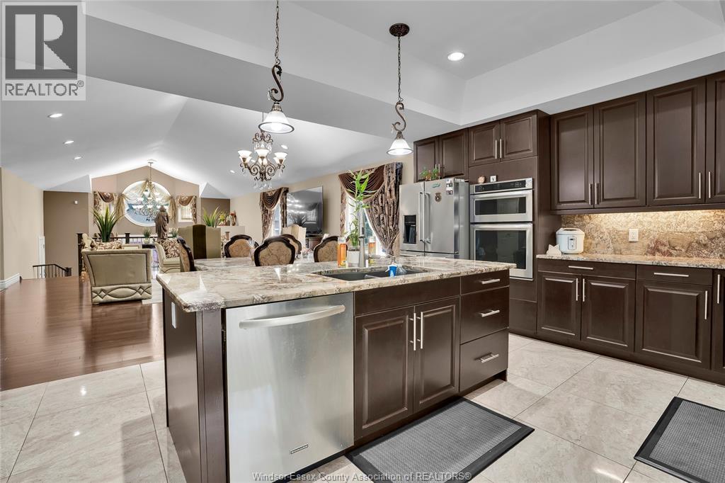Photo 11 of 3035 Bridgeway, Lasalle ON