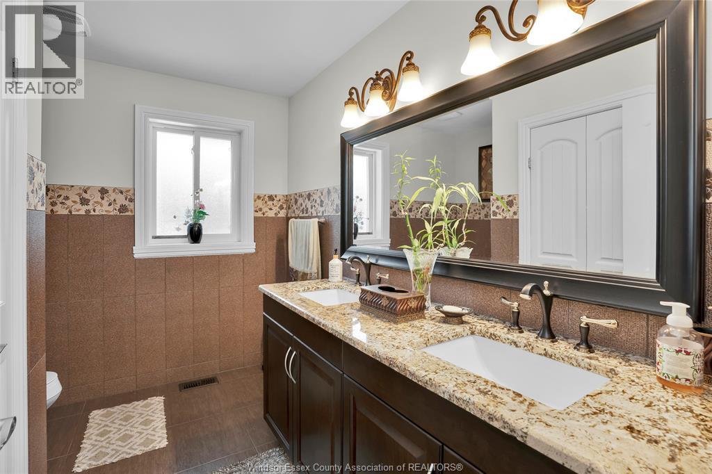 Photo 15 of 3035 Bridgeway, Lasalle ON