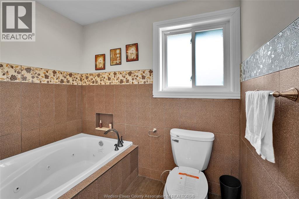 Photo 26 of 3035 Bridgeway, Lasalle ON