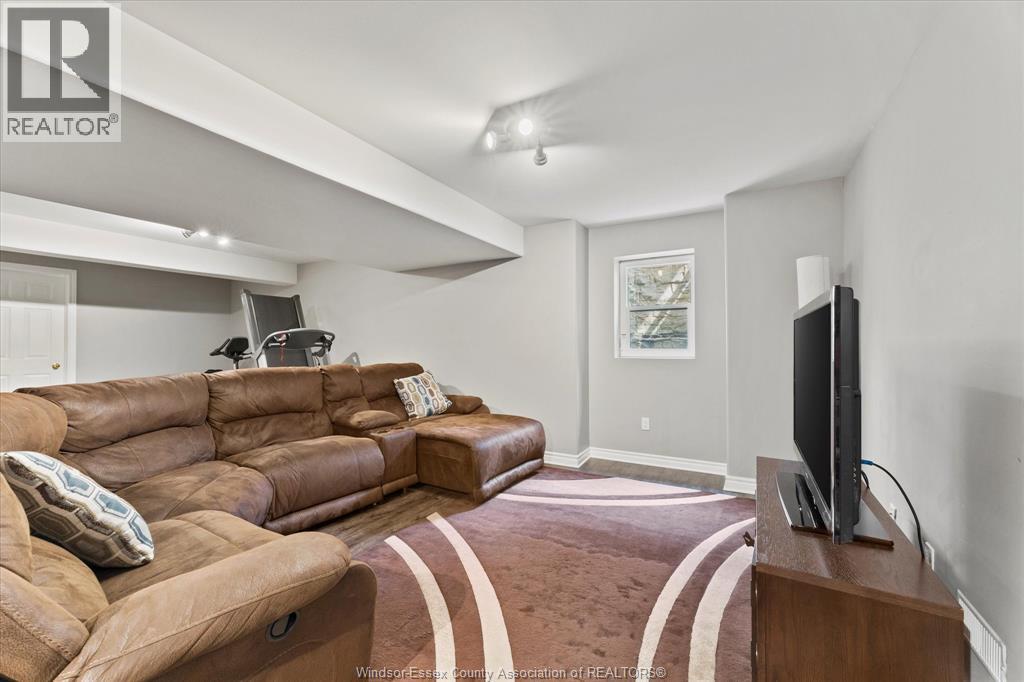 Photo 37 of 1385 Morton Drive, Lasalle ON