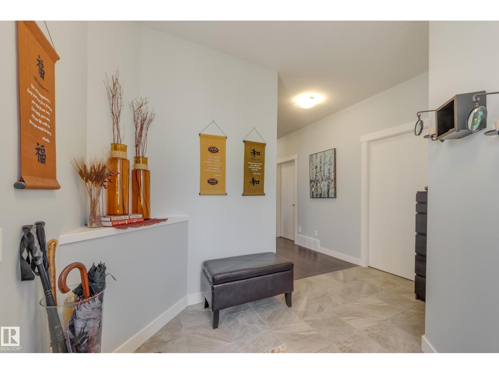 Photo 3 of 3721 Parker Co Sw, Edmonton AB