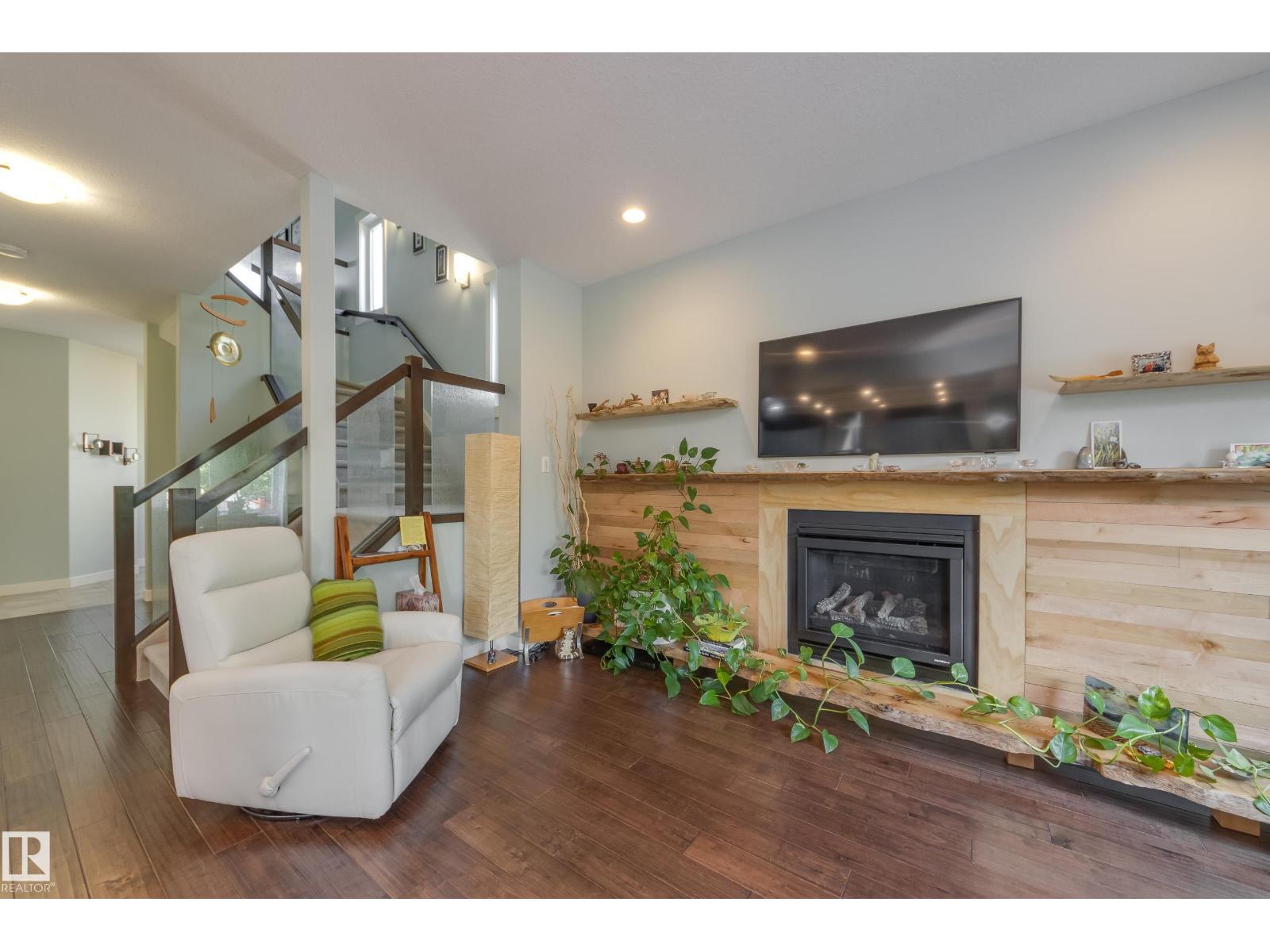 Photo 7 of 3721 Parker Co Sw, Edmonton AB