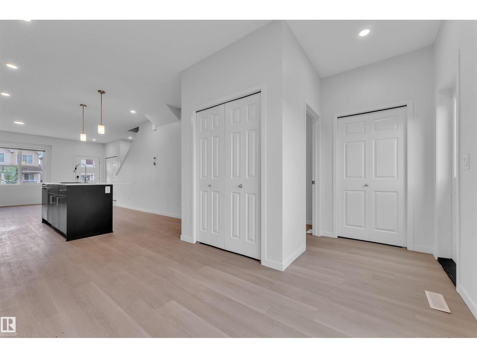 Photo 17 of 7129 46 A St, Beaumont AB