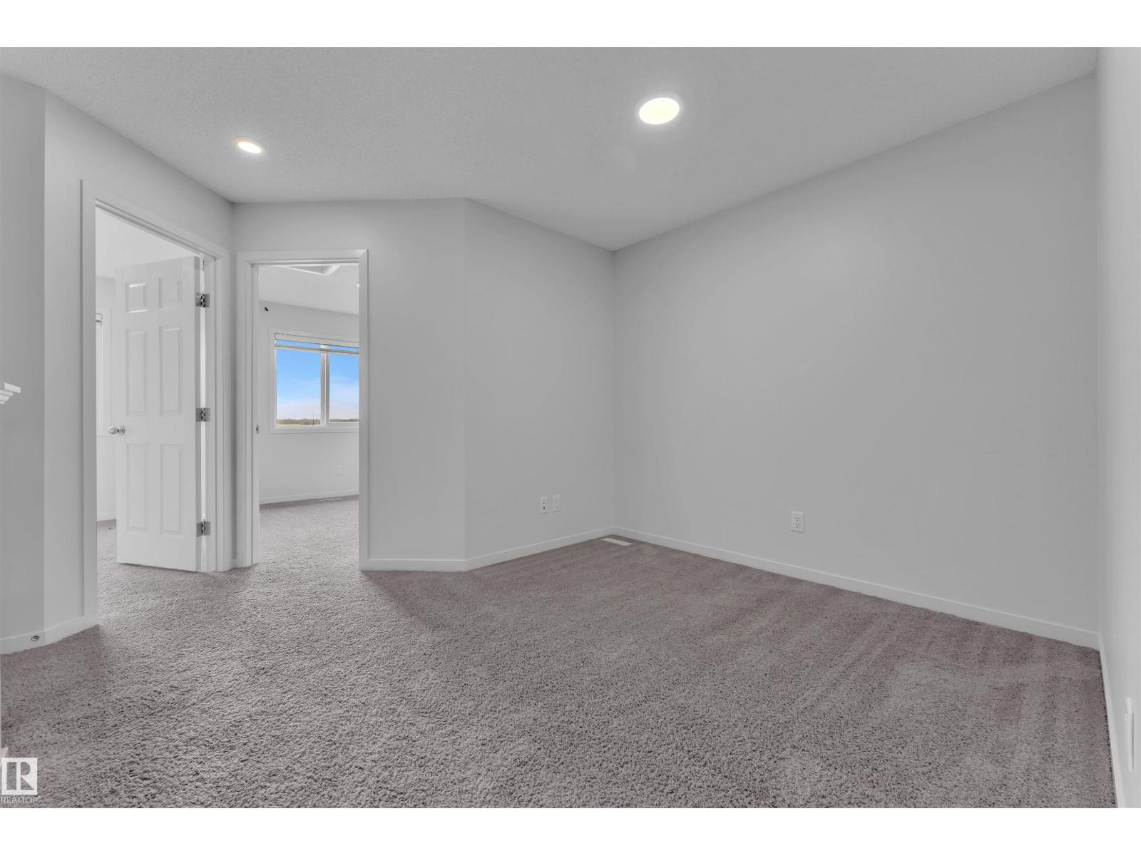 Photo 21 of 7129 46 A St, Beaumont AB