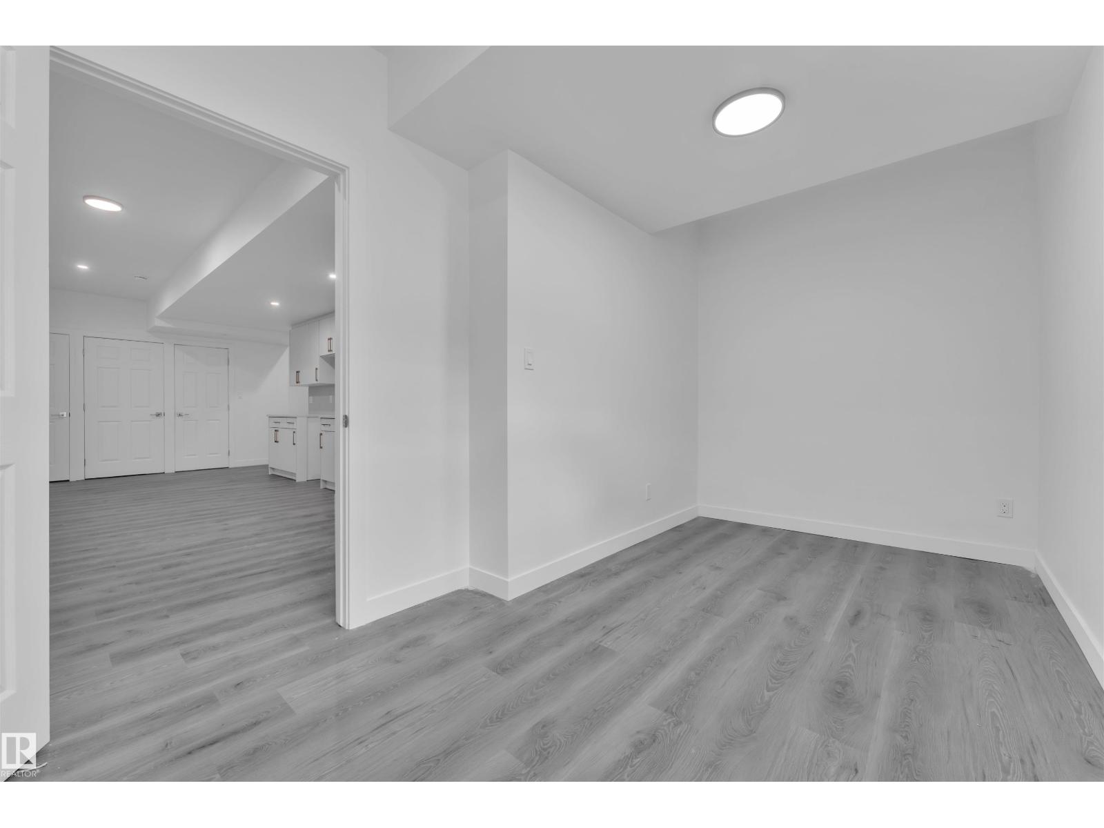 Photo 40 of 7129 46 A St, Beaumont AB