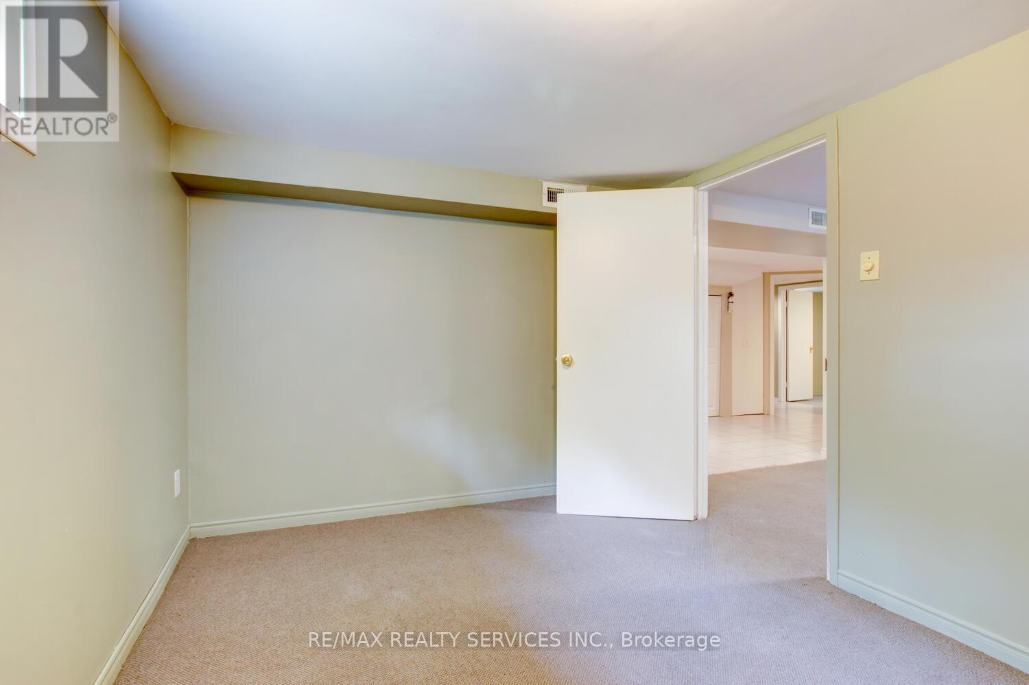 Photo 25 of 29 Woodward Avenue, Brampton ON