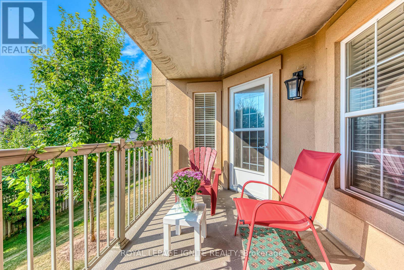 Photo 18 of 211 1820 Walkers Line, Burlington ON