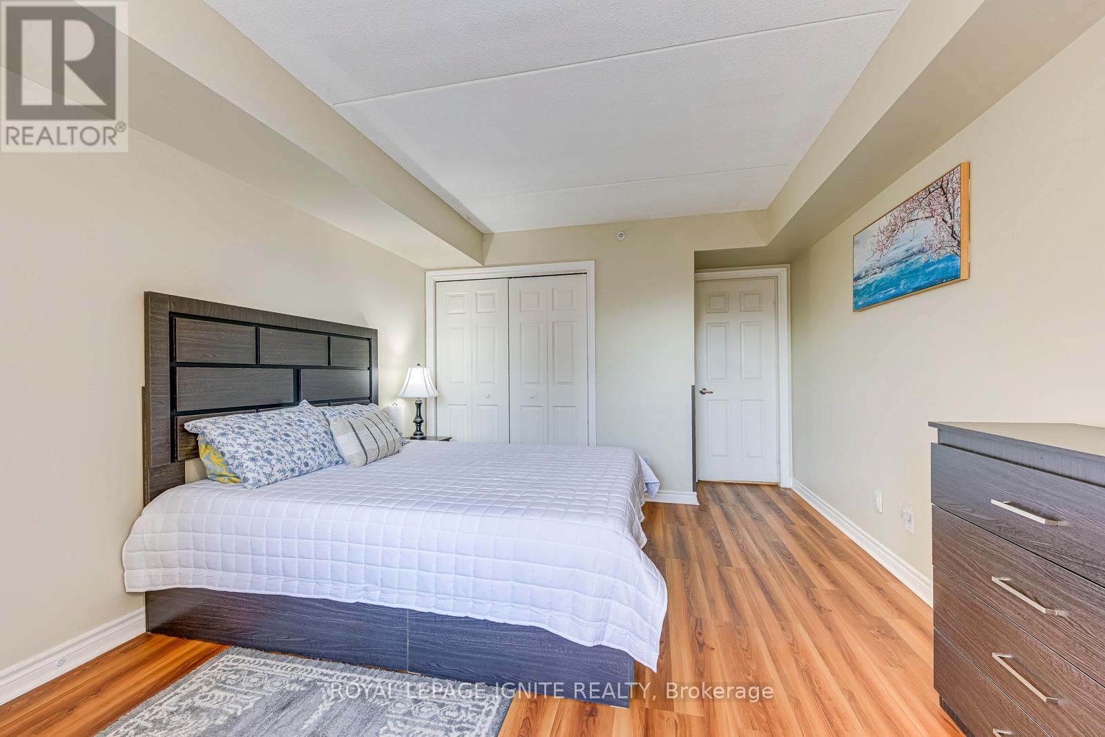 Photo 22 of 211 1820 Walkers Line, Burlington ON