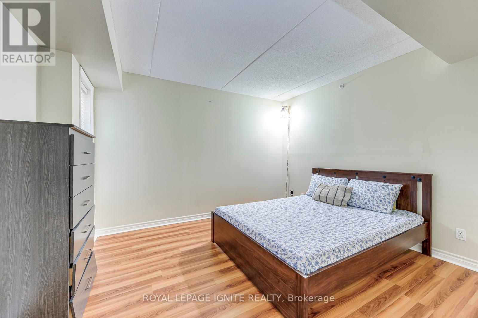 Photo 27 of 211 1820 Walkers Line, Burlington ON