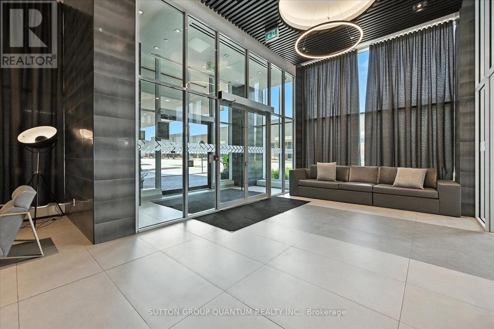 Photo 4 of 611 2489 Taunton Road, Oakville ON