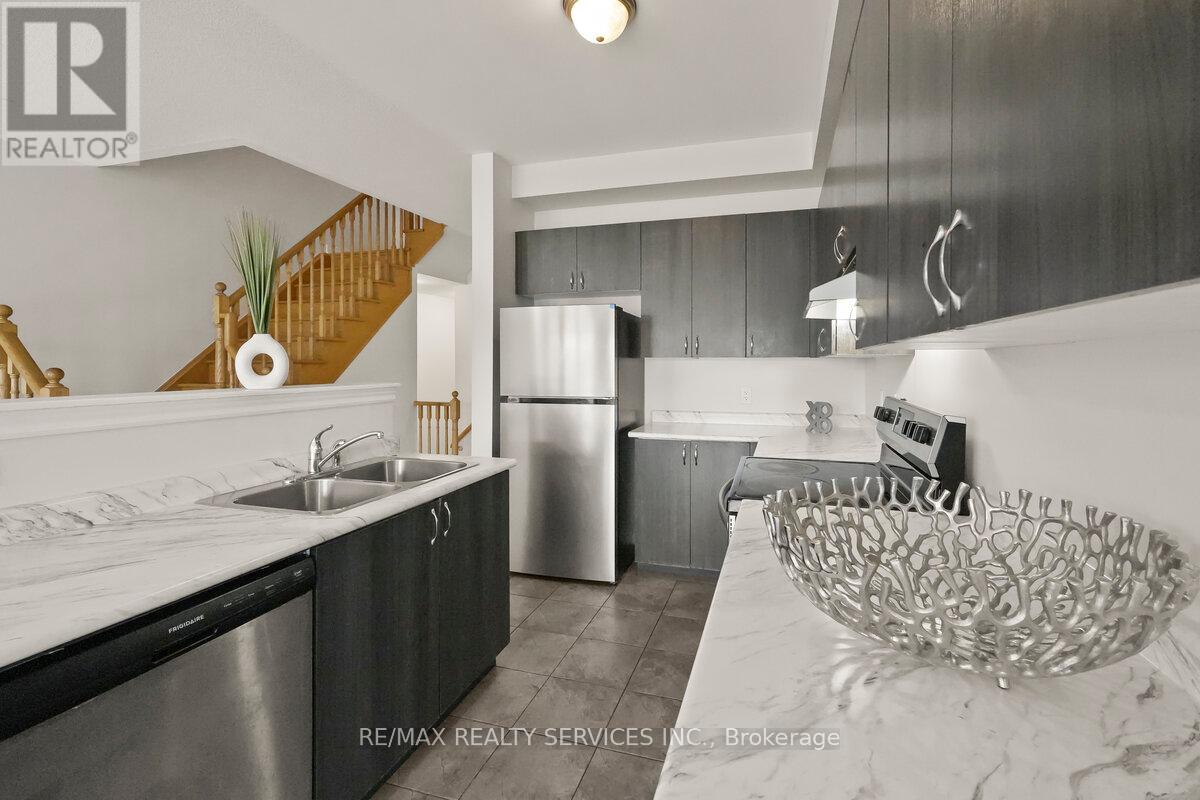 Photo 18 of 9 Phyllis Drive, Caledon ON