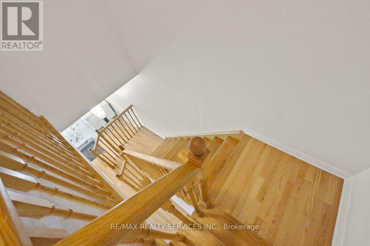 Photo 21 of 9 Phyllis Drive, Caledon ON