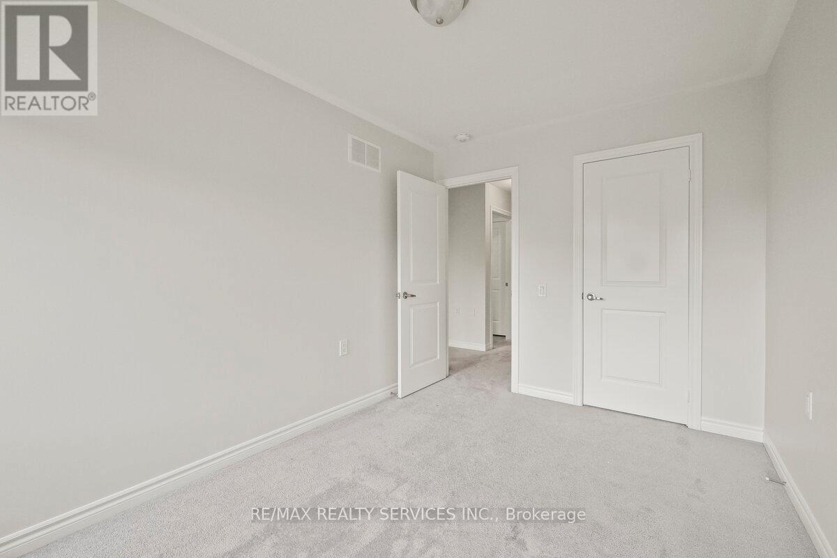 Photo 33 of 9 Phyllis Drive, Caledon ON