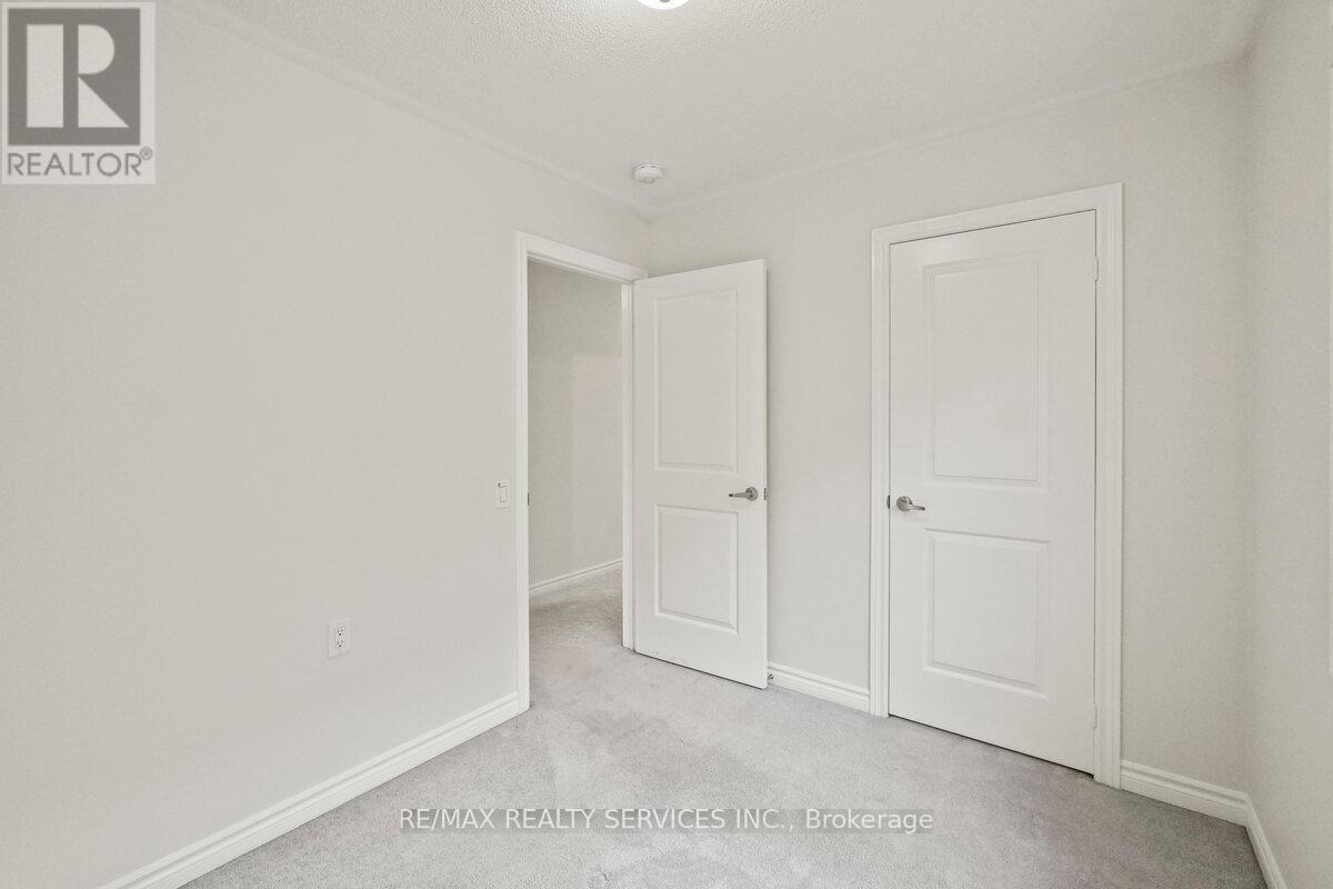 Photo 35 of 9 Phyllis Drive, Caledon ON