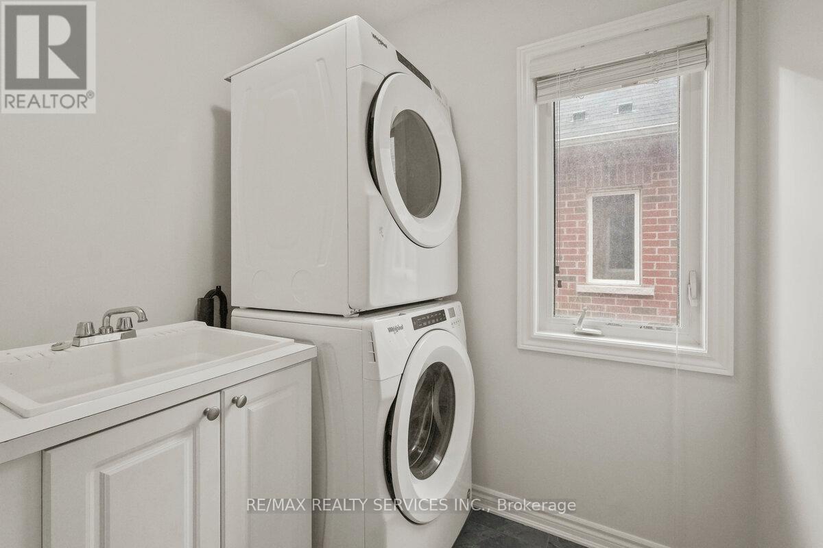 Photo 36 of 9 Phyllis Drive, Caledon ON