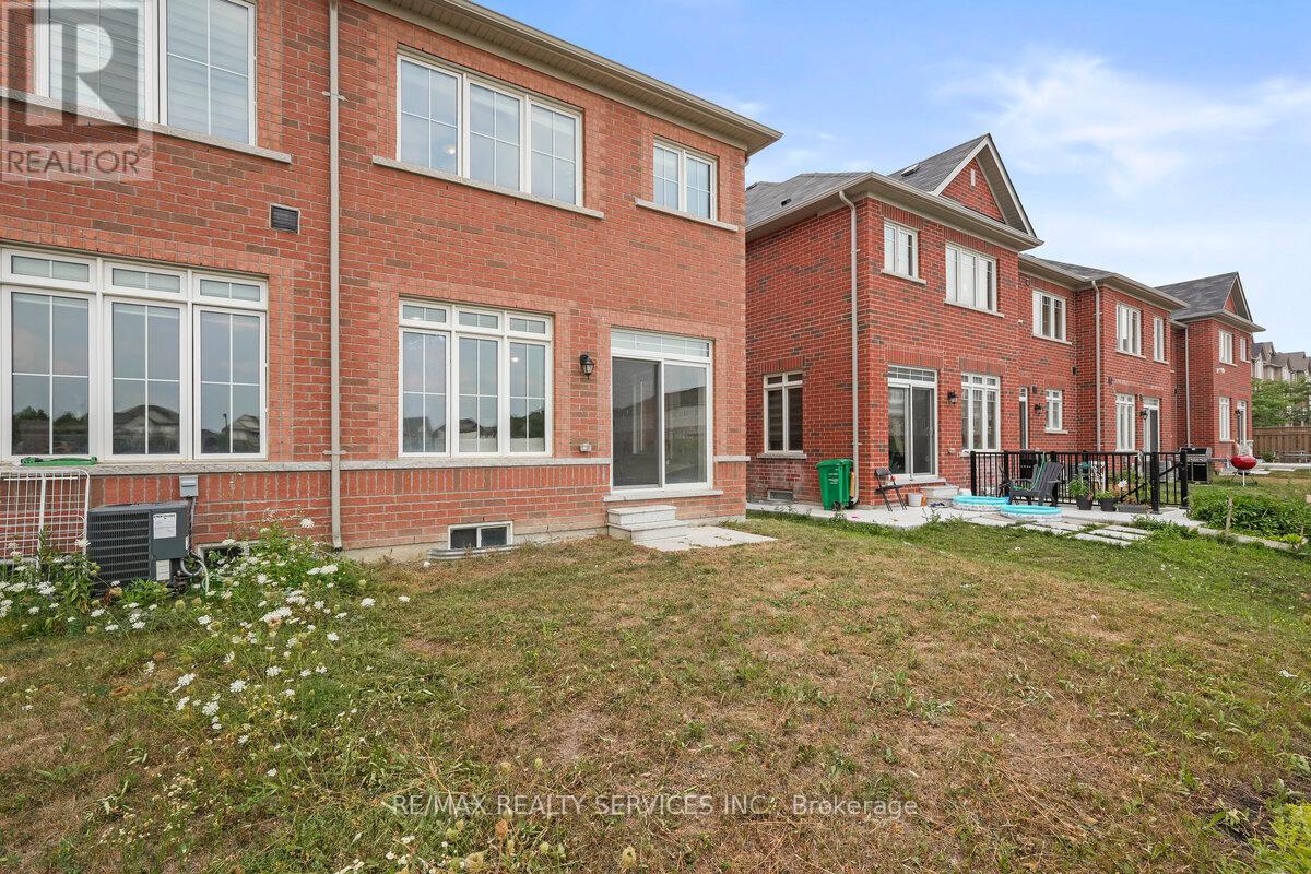 Photo 41 of 9 Phyllis Drive, Caledon ON