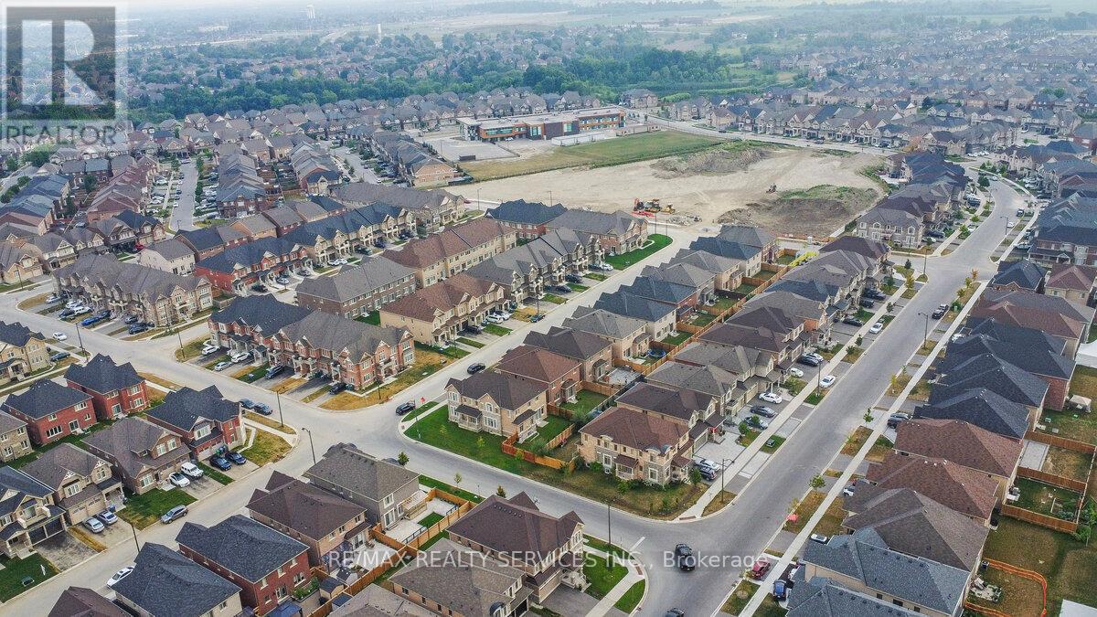 Photo 46 of 9 Phyllis Drive, Caledon ON