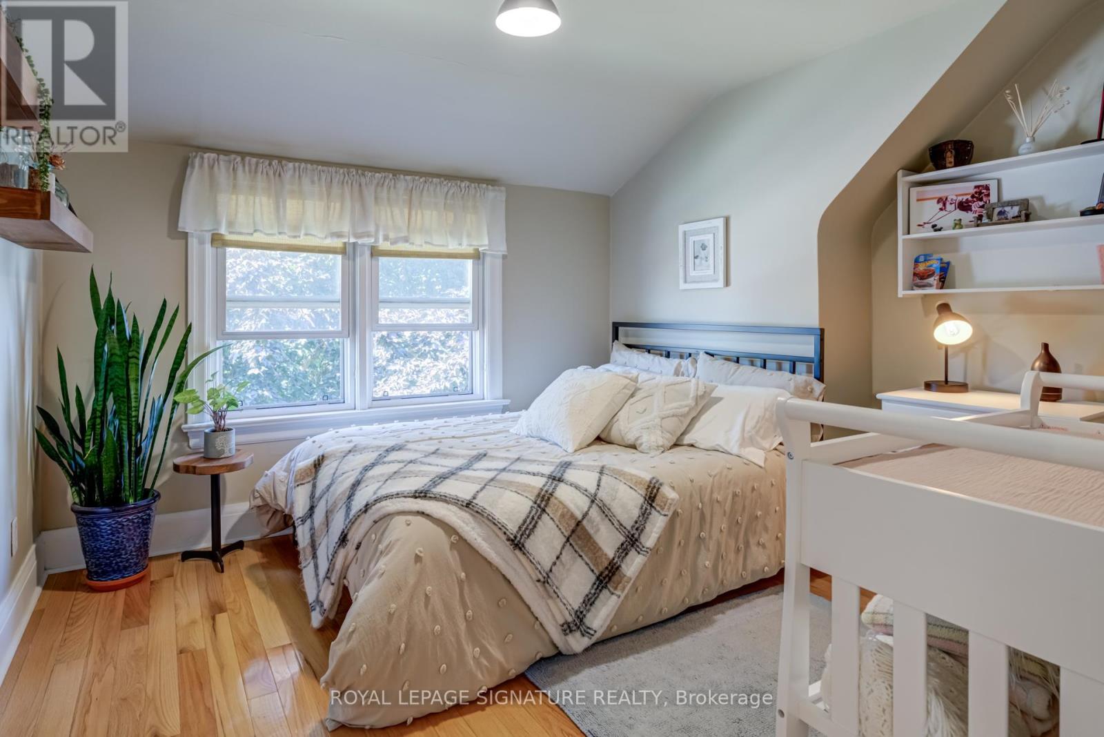 Photo 18 of 755 Maple Avenue, Burlington ON
