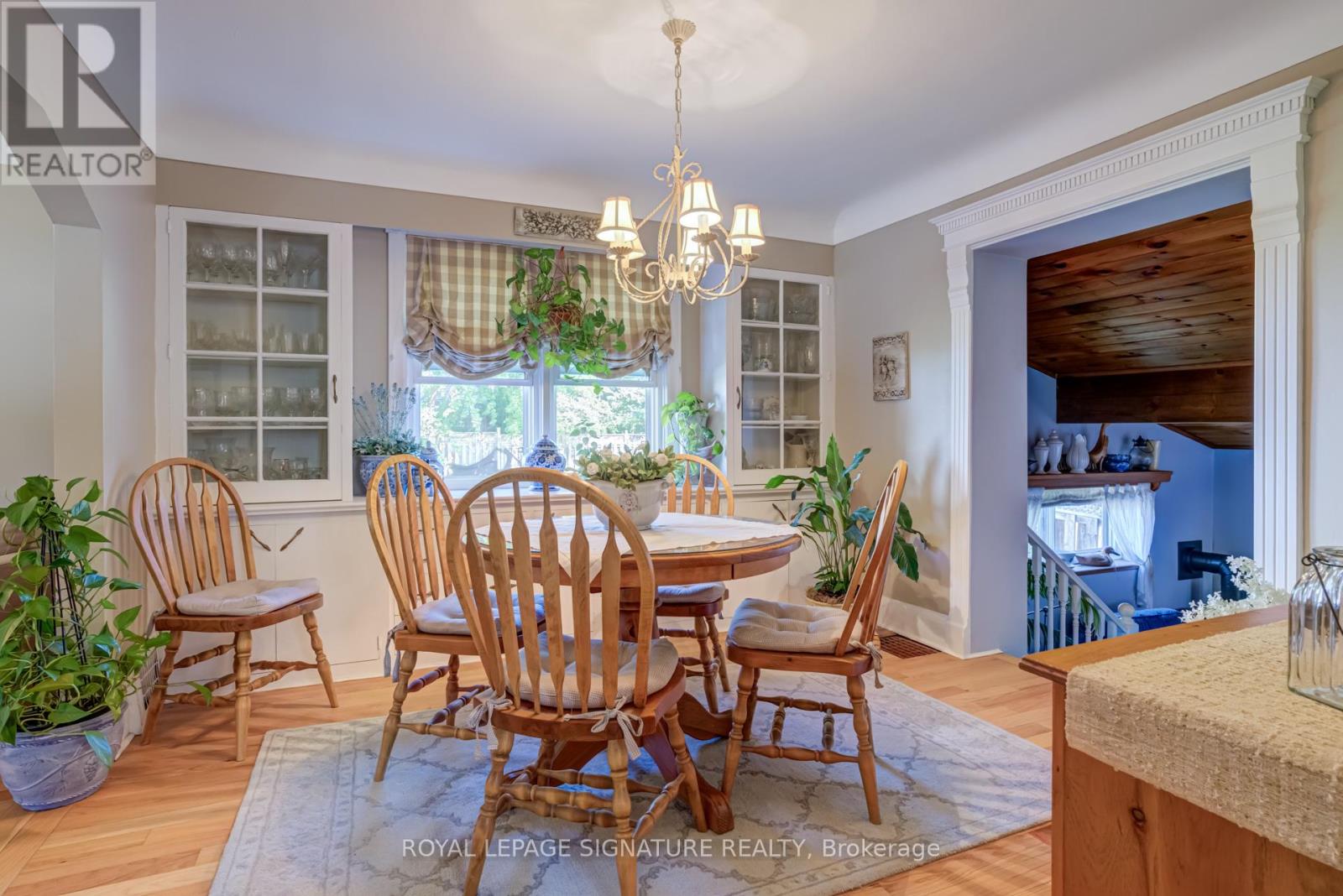 Photo 9 of 755 Maple Avenue, Burlington ON