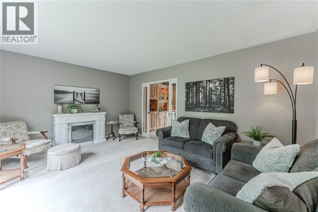 Photo 9 of 102 Tudhope Boulevard, Oromedonte ON