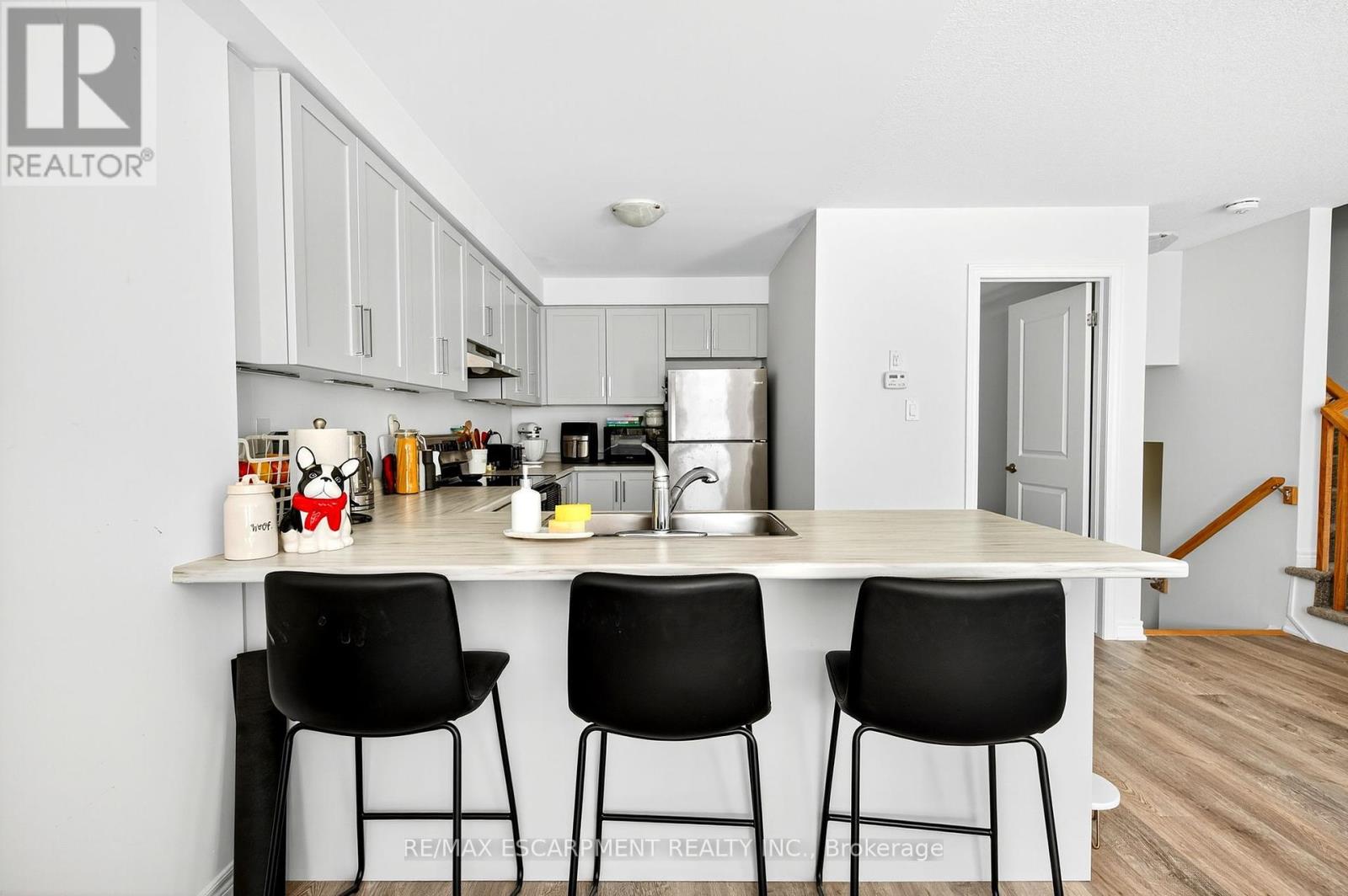 Photo 11 of 27 Dryden Lane, Hamilton ON