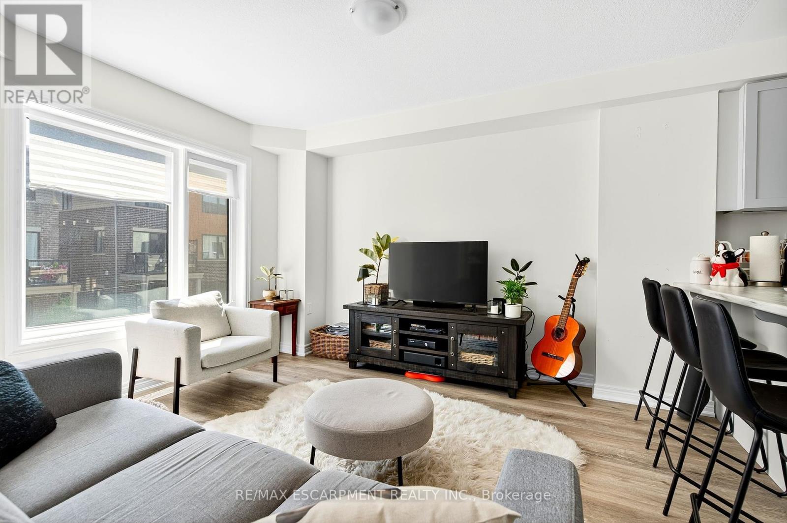 Photo 12 of 27 Dryden Lane, Hamilton ON
