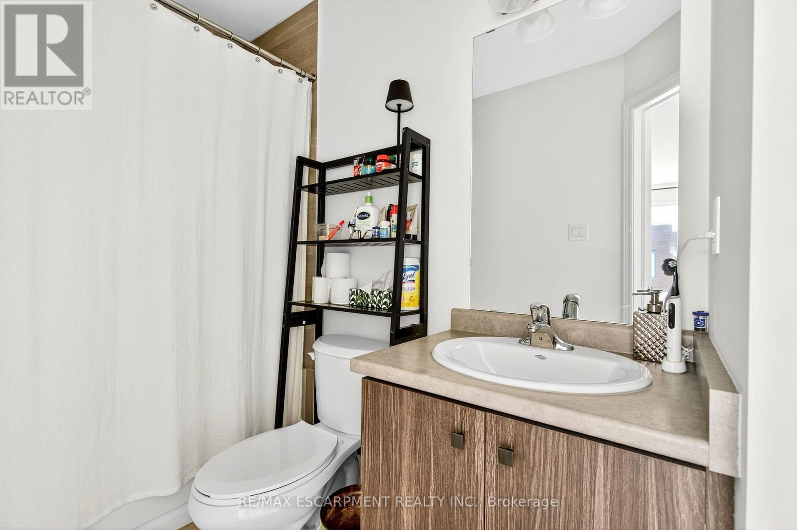 Photo 27 of 27 Dryden Lane, Hamilton ON