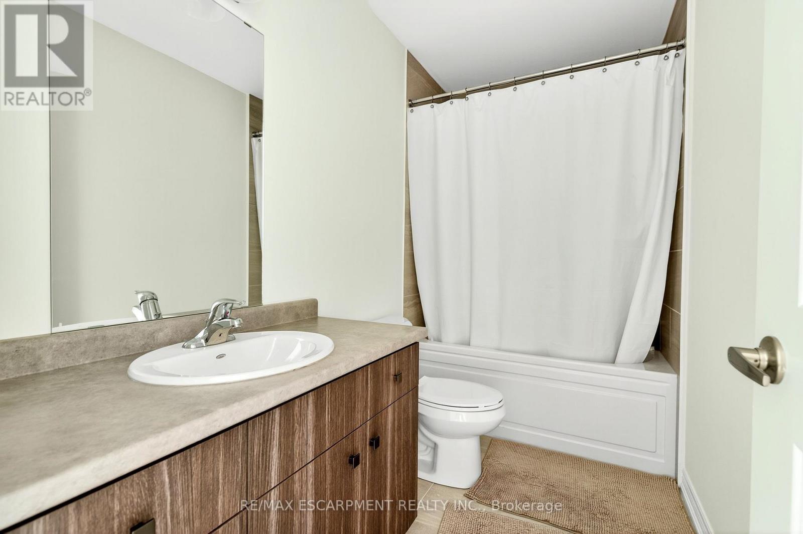 Photo 29 of 27 Dryden Lane, Hamilton ON
