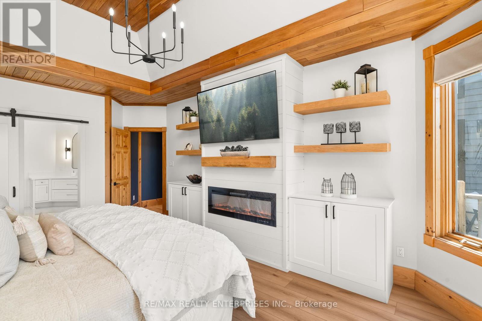 Photo 12 of 49 Estates Drive, Muskoka Lakes ON