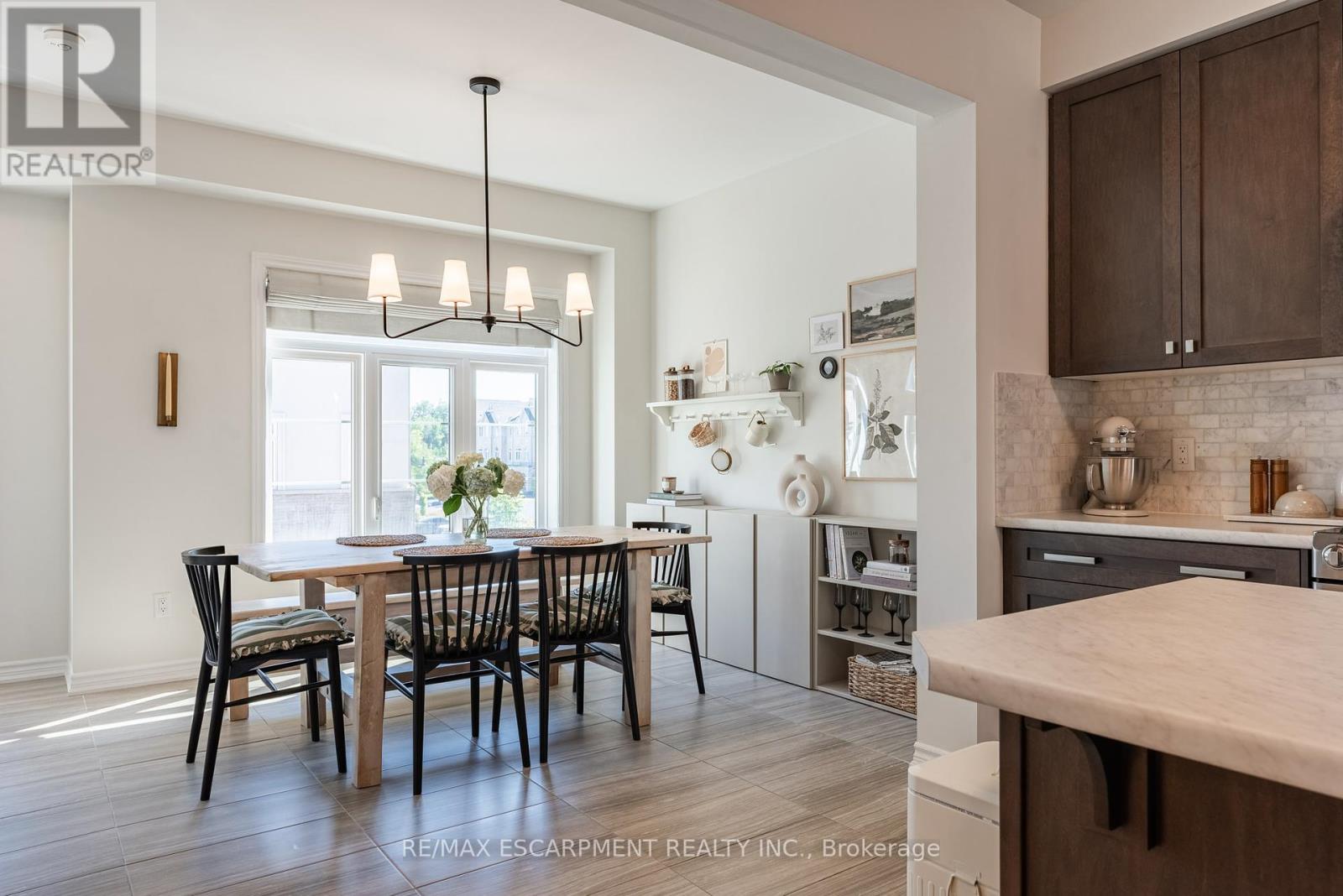 Photo 13 of 108 Borers Creek Circle, Hamilton ON