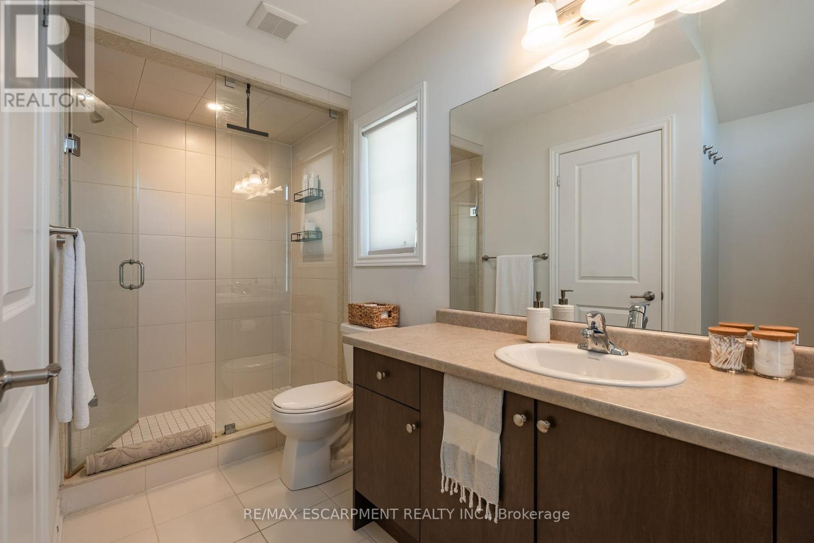 Photo 29 of 108 Borers Creek Circle, Hamilton ON