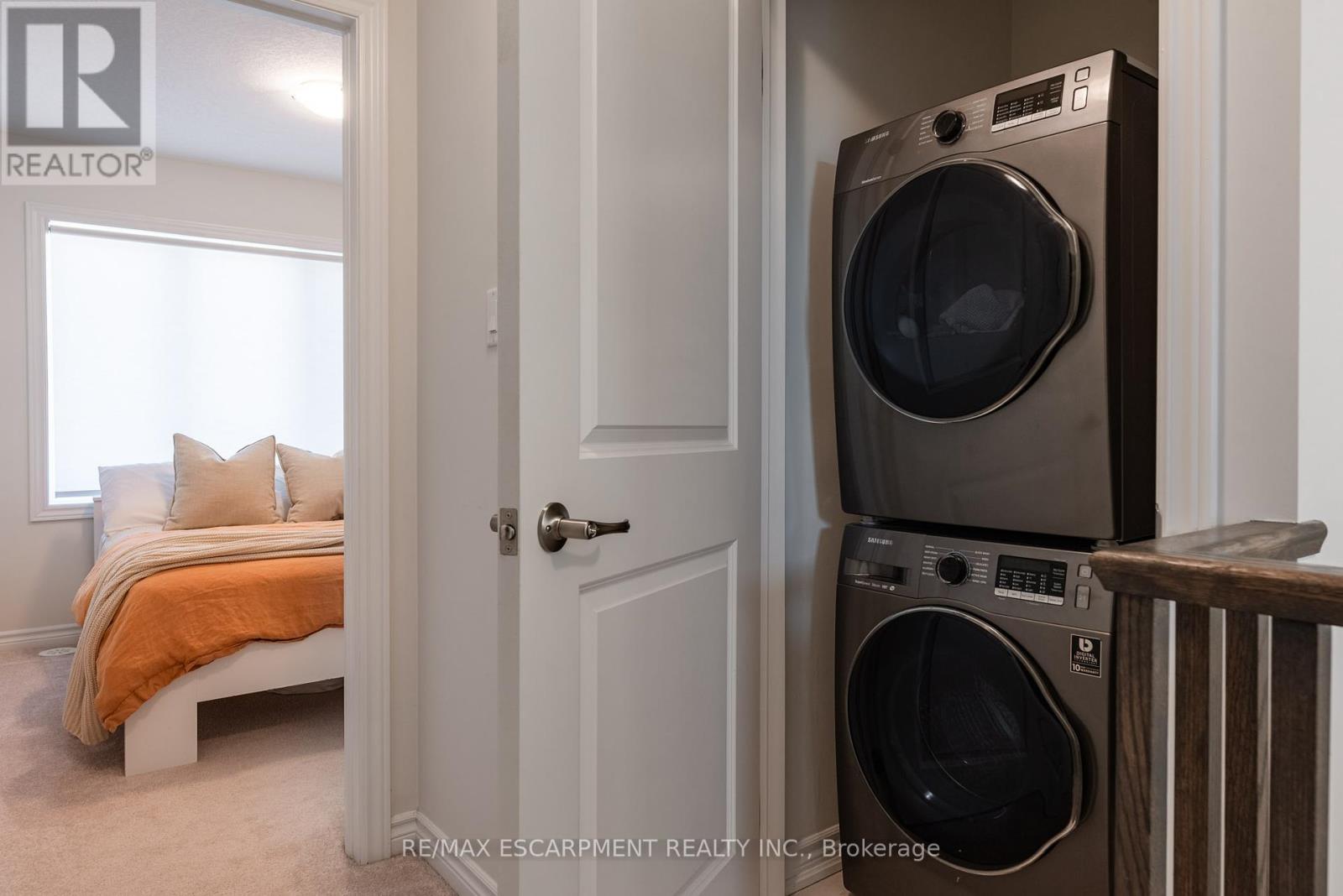 Photo 33 of 108 Borers Creek Circle, Hamilton ON
