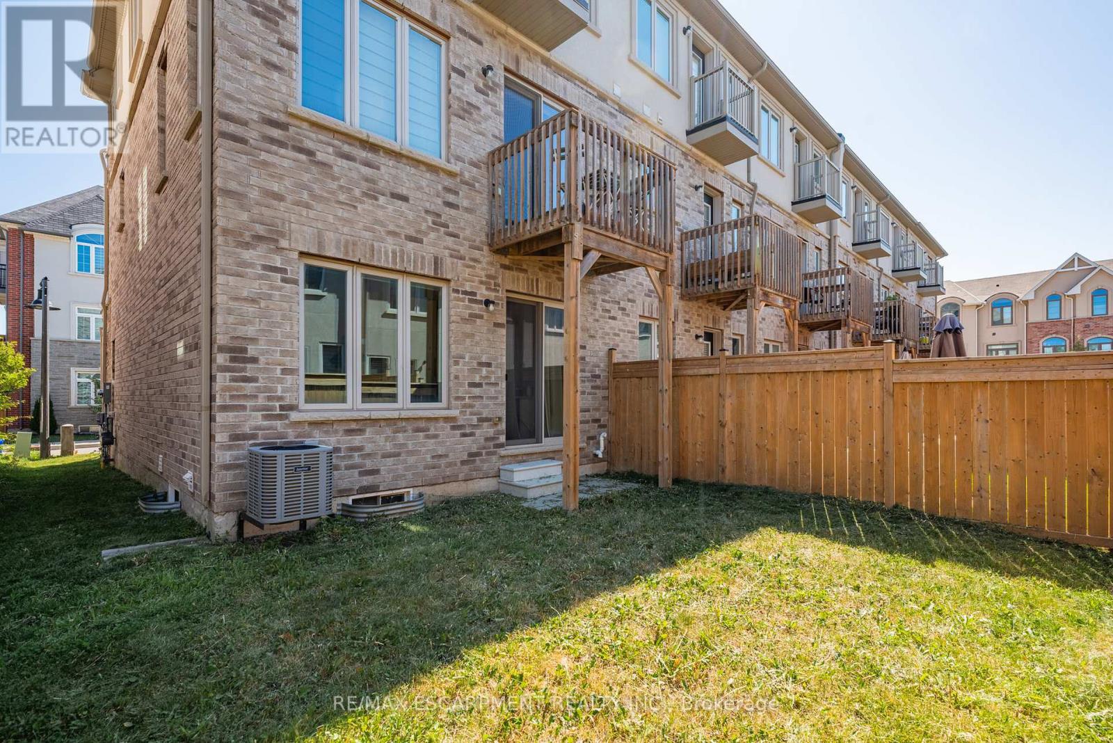Photo 36 of 108 Borers Creek Circle, Hamilton ON
